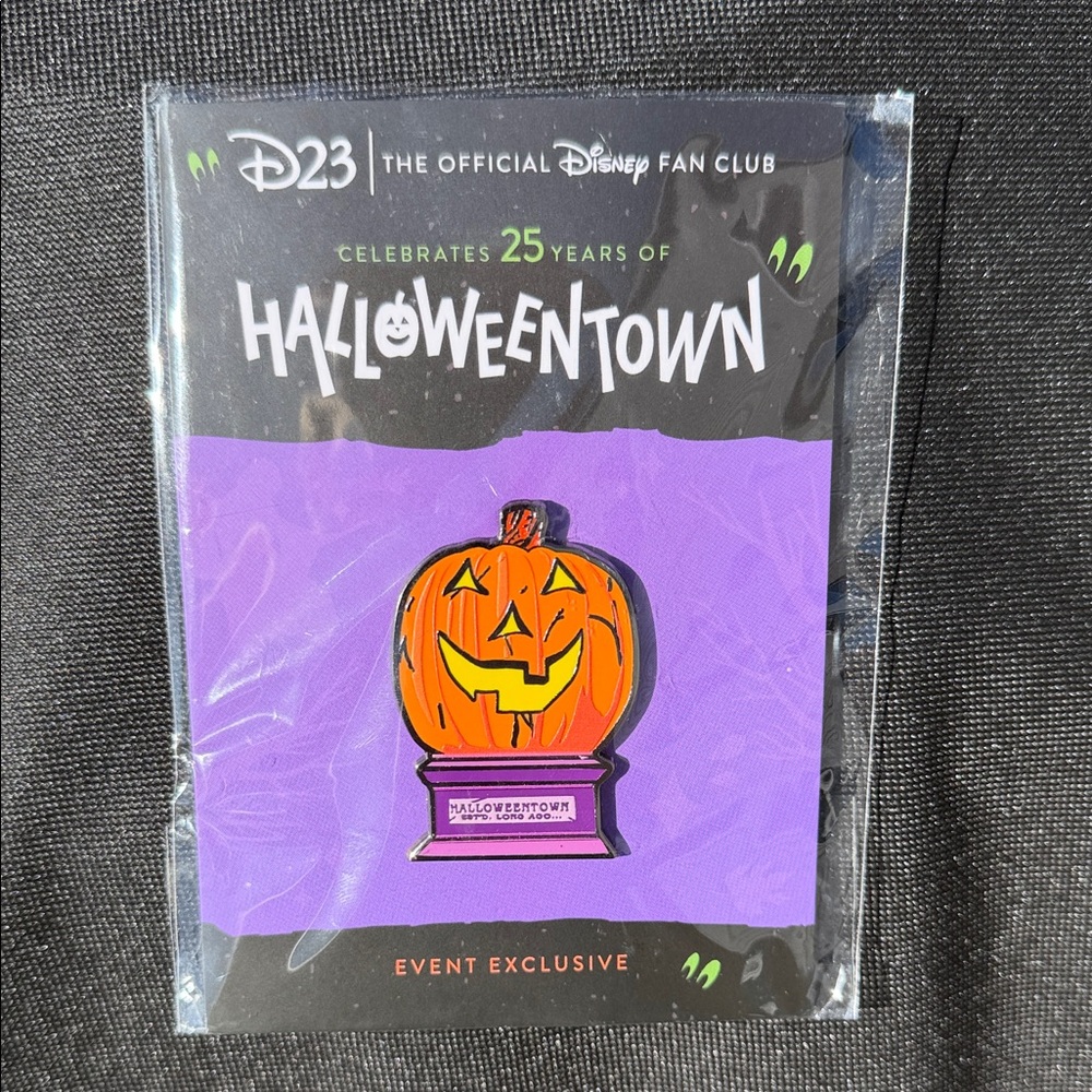 D23 Halloweentown 25th Anniversary Pin Event Exclusive Disney Channel Pumpkin